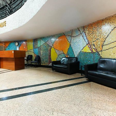 Oyo Hotel Metro International Near Lb Stadium Hajdarabad Zewnętrze zdjęcie